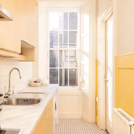 Joivy Chic And Spacious House At The Heart Of The City Edinburgh Exterior photo