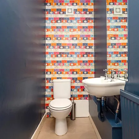 Joivy Chic And Spacious House At The Heart Of The City Edinburgh Exterior photo