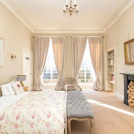 Joivy Chic And Spacious House At The Heart Of The City Edinburgh Exterior photo